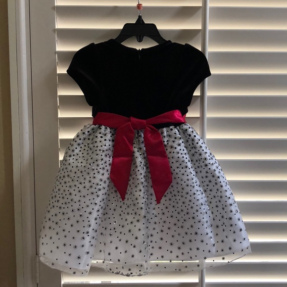 ❤️2T Special occasion dress❤️ - Picture 2 of 3